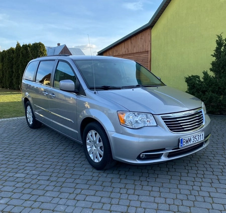 Chrysler Town &amp; Country cena 58000 przebieg: 217000, rok produkcji 2016 z Ciechanowiec małe 254